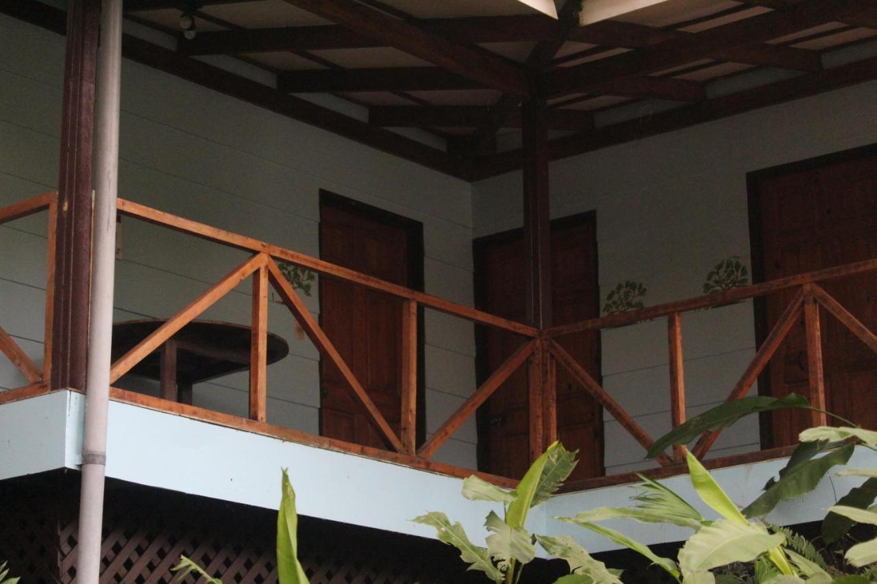 Iguana Libre Hotel Dominical Ngoại thất bức ảnh