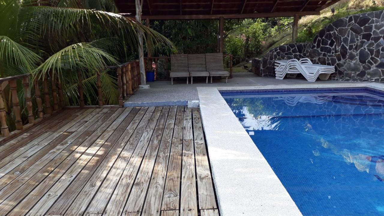 Iguana Libre Hotel Dominical Ngoại thất bức ảnh