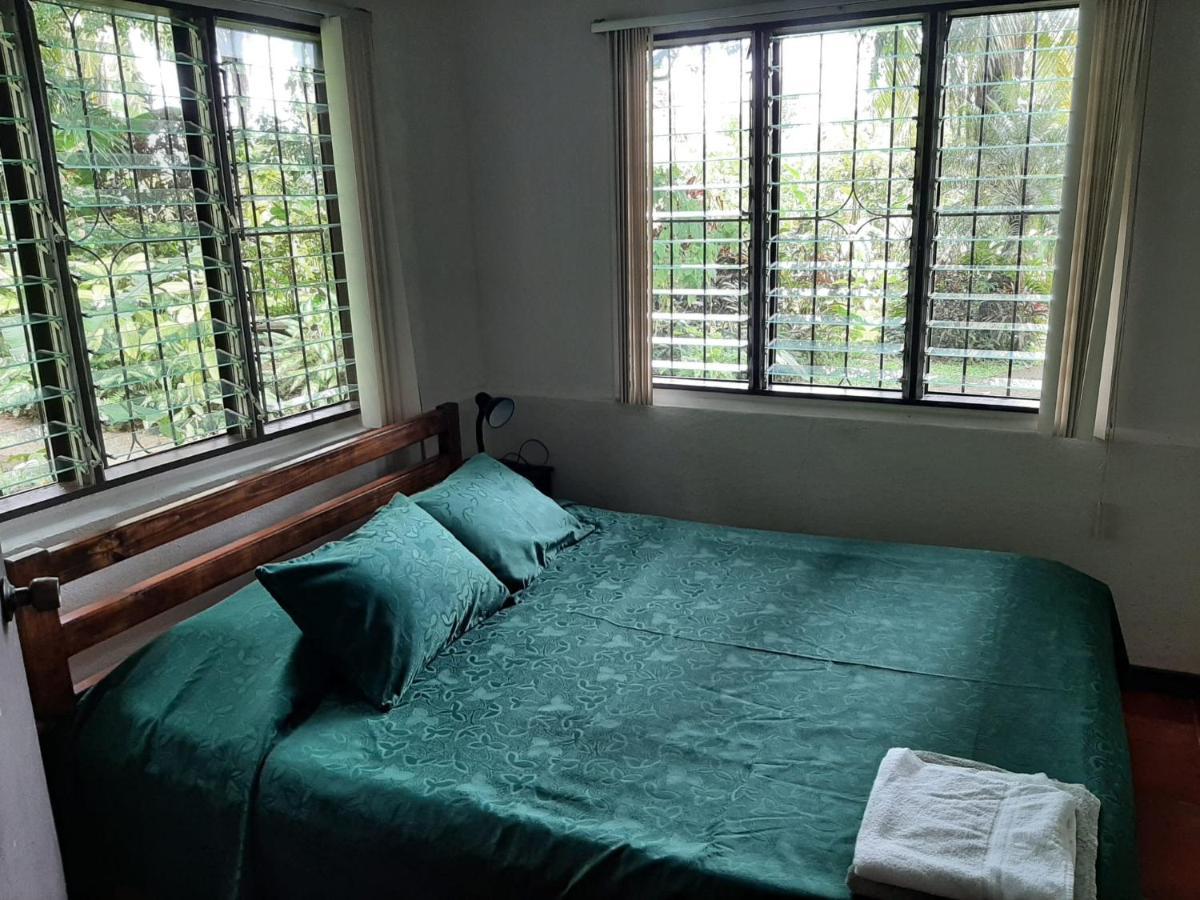 Iguana Libre Hotel Dominical Ngoại thất bức ảnh